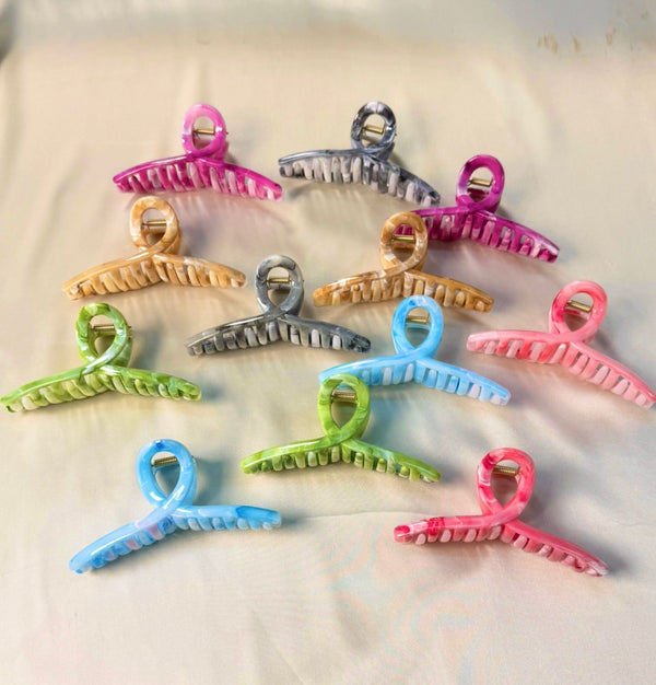 Holographic Simple Hair Claw